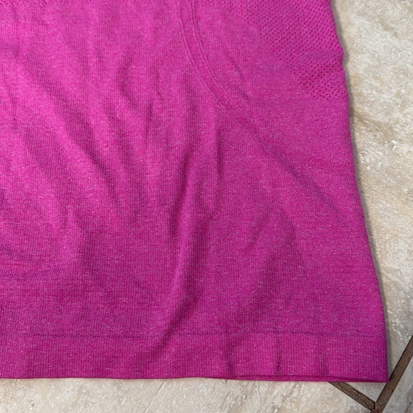 Lululemon Swiftly Tech Short Sleeve - Size 6 - Picture 8 of 16